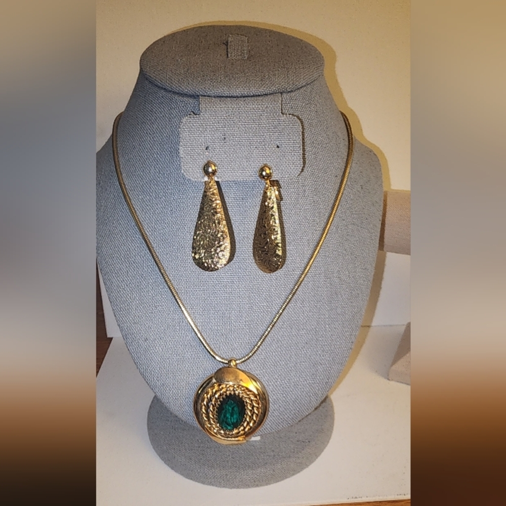 JBLOOM 3 piece SET  NECKLACE AND EARRINGS